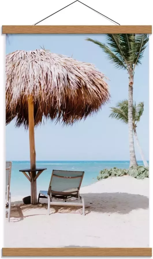 KuijsFotoprint Schoolplaat – Parasol met Ligbed op Strand 40x60cm Foto op Textielposter (Wanddecoratie op Schoolplaat)