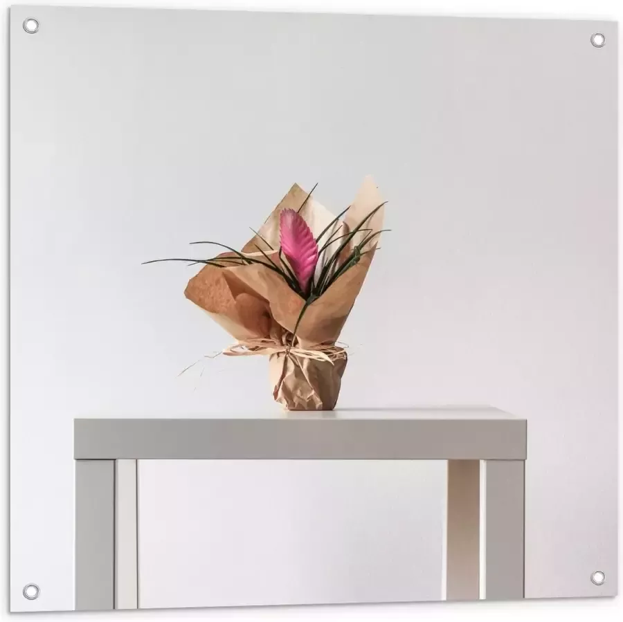 KuijsFotoprint Tuinposter – Bloemboeket op Witte Tafel 80x80cm Foto op Tuinposter (wanddecoratie voor buiten en binnen)