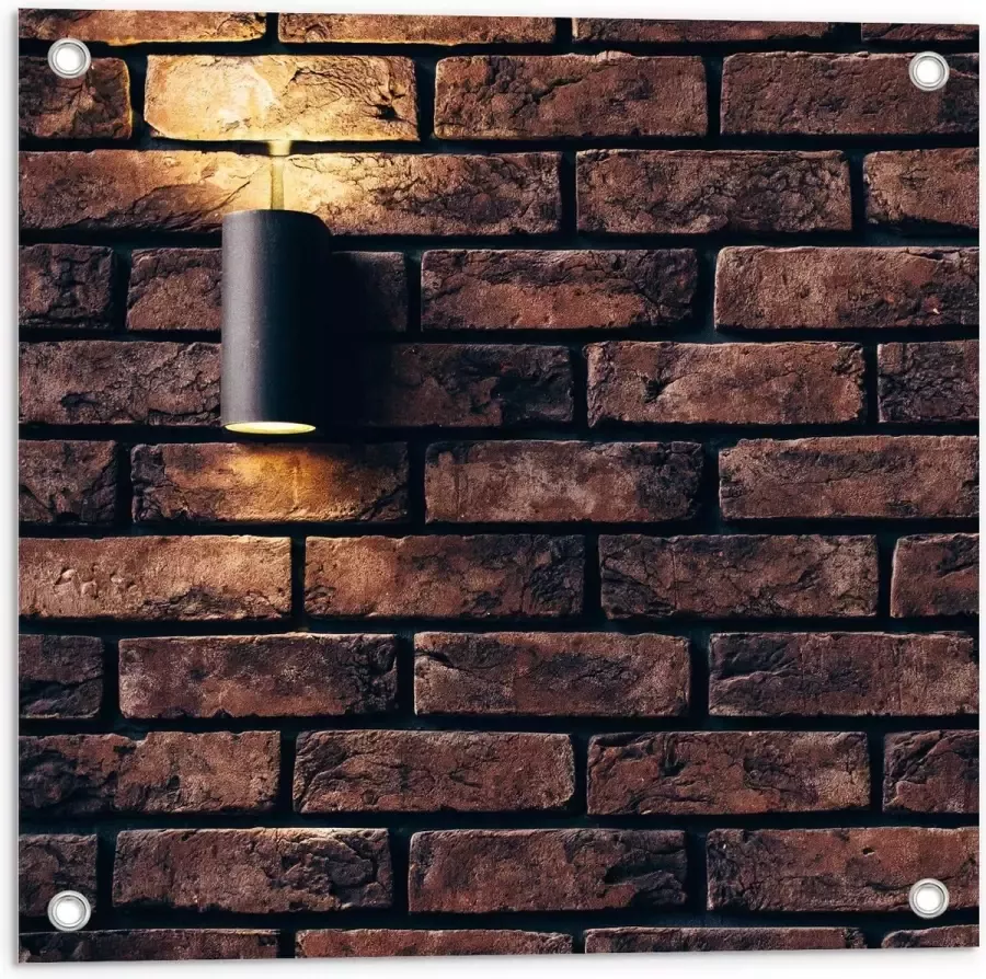 KuijsFotoprint Tuinposter – Lamp aan Bakstenen Muur 50x50cm Foto op Tuinposter (wanddecoratie voor buiten en binnen)