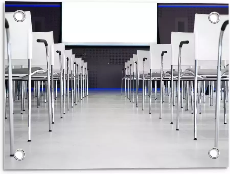 KuijsFotoprint Tuinposter – Witte Rij Stoelen 40x30cm Foto op Tuinposter (wanddecoratie voor buiten en binnen)