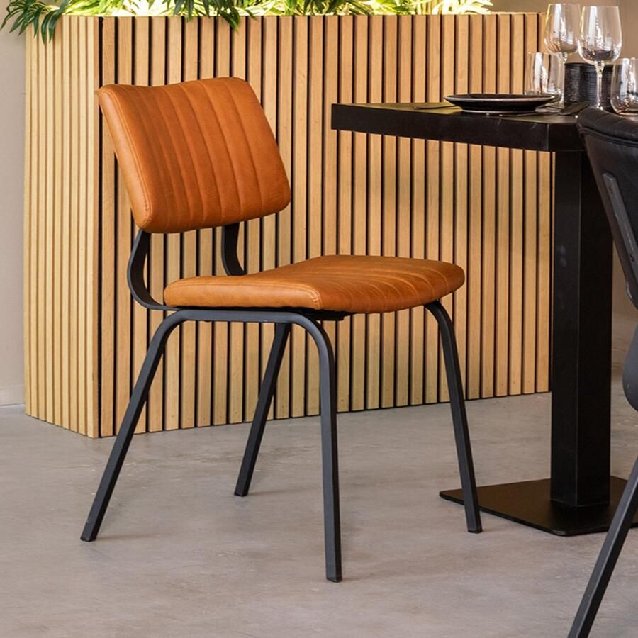 LABEL51 Gusto Eetkamerstoel Bruin Kunstleer Black Frame Stoel Normale eetkamerstoel