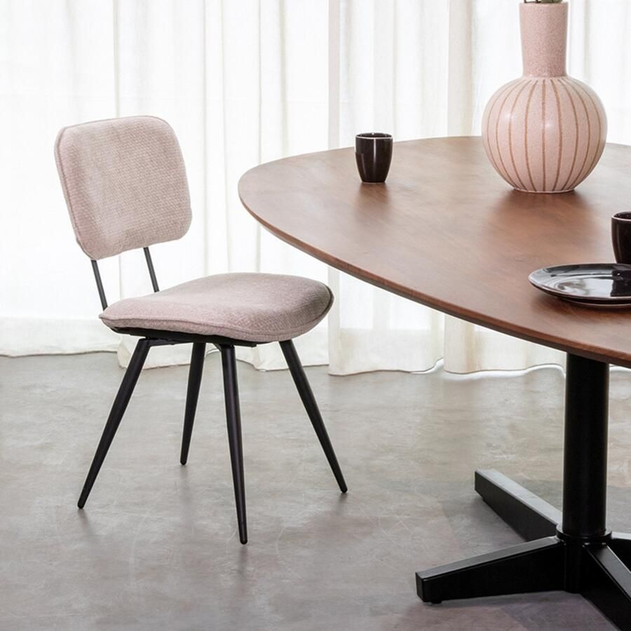 LABEL51 Liva Eetkamerstoel Naturel Velvet Black Frame Stoel Normale eetkamerstoel