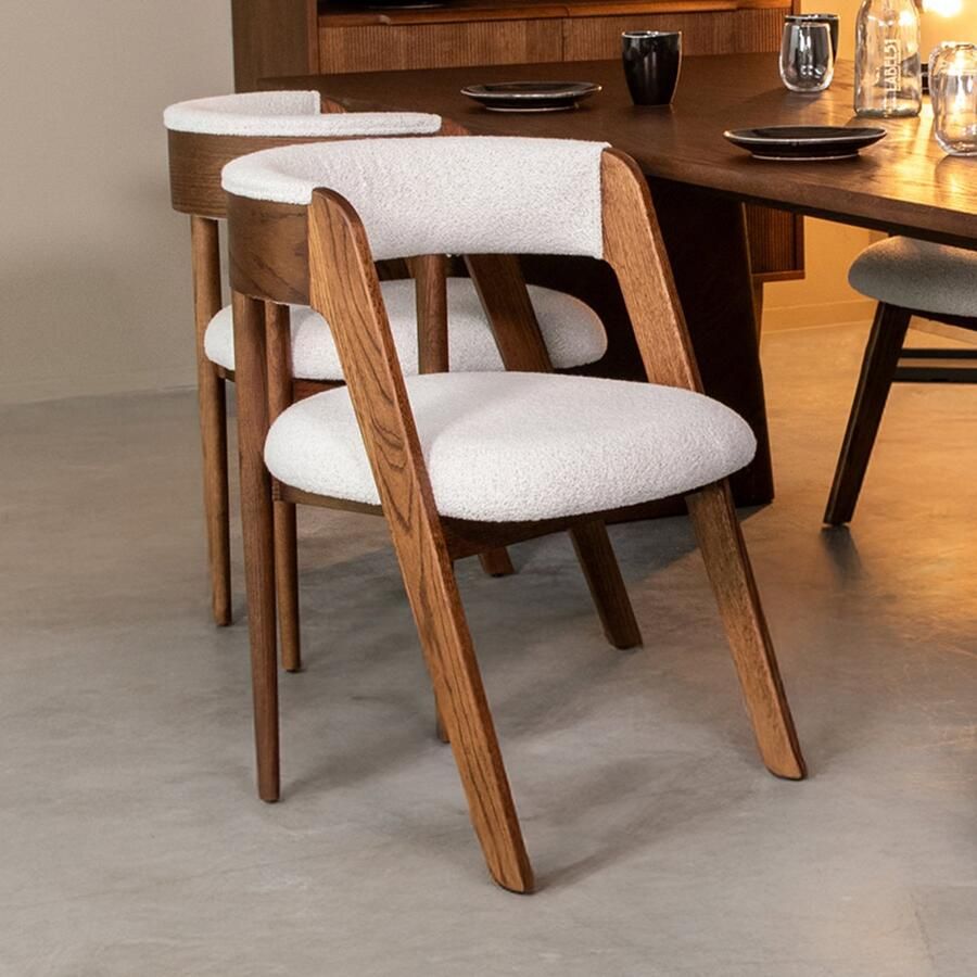 LABEL51 Sasha Eetkamerstoel Wit Stof Walnut Oak Frame Stoel Normale eetkamerstoel