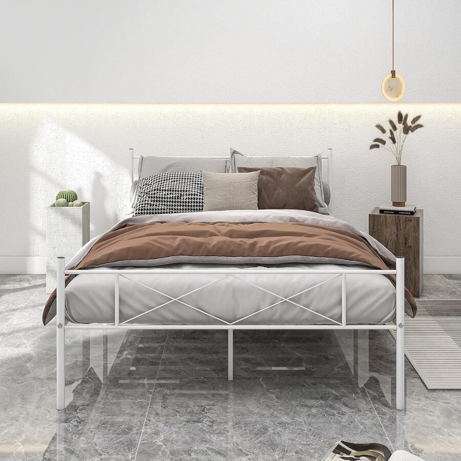 LifeStages Bedframe van metaal metalen bedframe met lattenbodem modern logeerbed jeugdbed met lattenbodem eenvoudige montage uitgebreide opbergruimte bed 120 x 200 cm wit