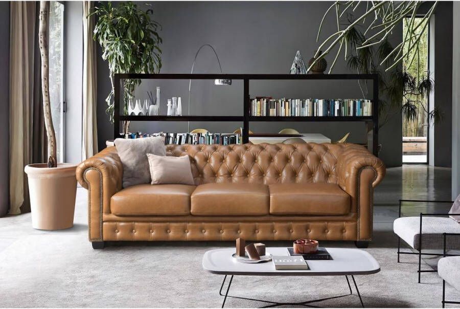 LINEA SOFA Chesterfield zitbank 4 plaatsen BRENTON 100% buffelleer Vintage caramel L 240 cm x H 73 cm x D 99 cm