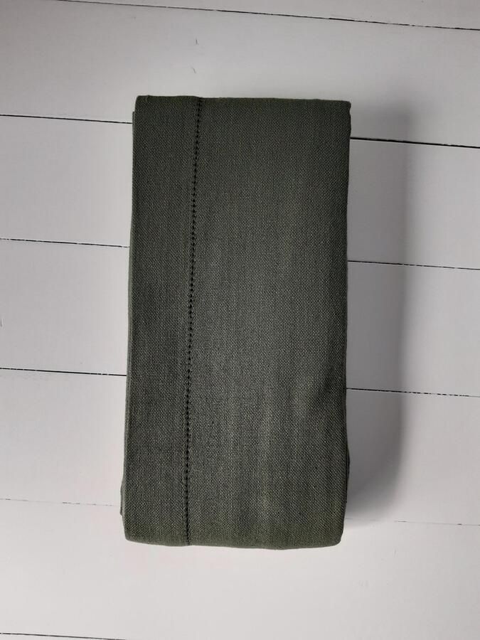 Linen & More Tafelkleed 'Indi' (140cm x 250cm Army Green)