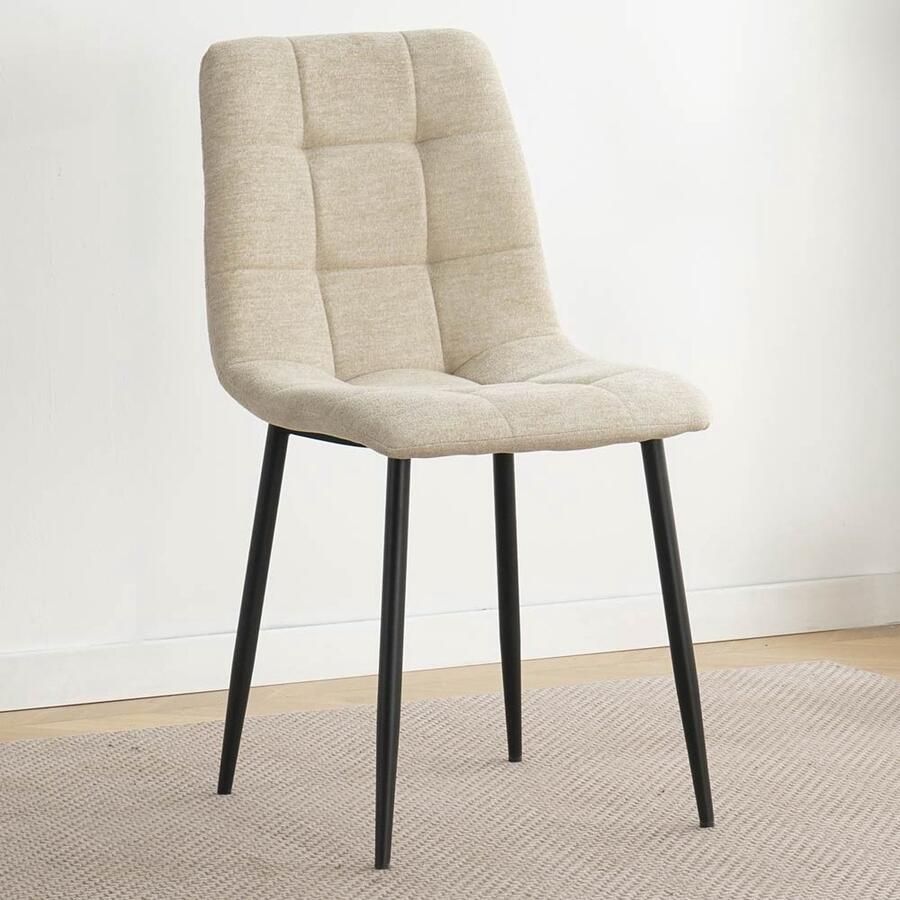 Livinn Zevenaar BV 4 stuks Eetkamerstoel Stoel Billy Boucle stof angus stof Beige Zwart metalen onderstel