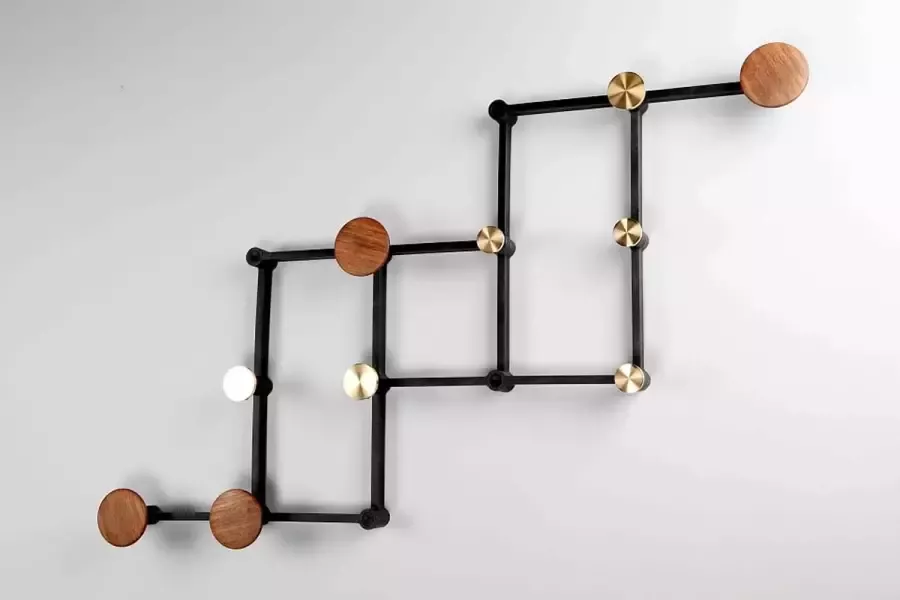 Loca X Tend Kapstok Walnoot Design Thomas Pedersen voor