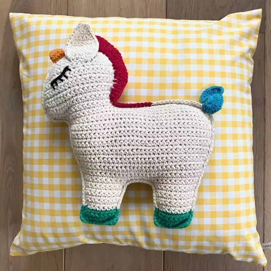 Luna-leena duurzame sierkussen met Vichy ruit + binnenkussen geel en wit 45x45cm katoen & gerecycled binnenkussen beide van Oeko-tex hand gemaakt in Nepal ruitjes Vichy ruit kids pillow kinderkamer yellow woonkamer bank kussen