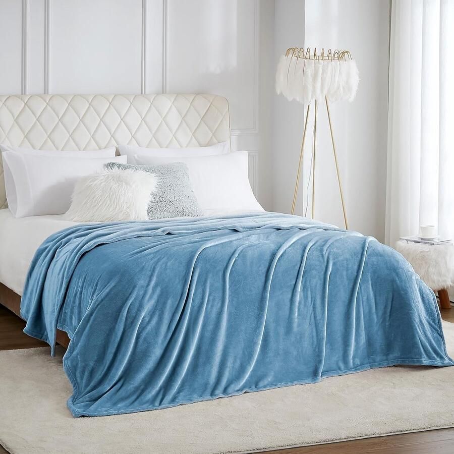 Luvetrex Zachte en Warme Knuffeldeken van Flanel voor Bank of Bed 150 x 200 cm Mistblauw
