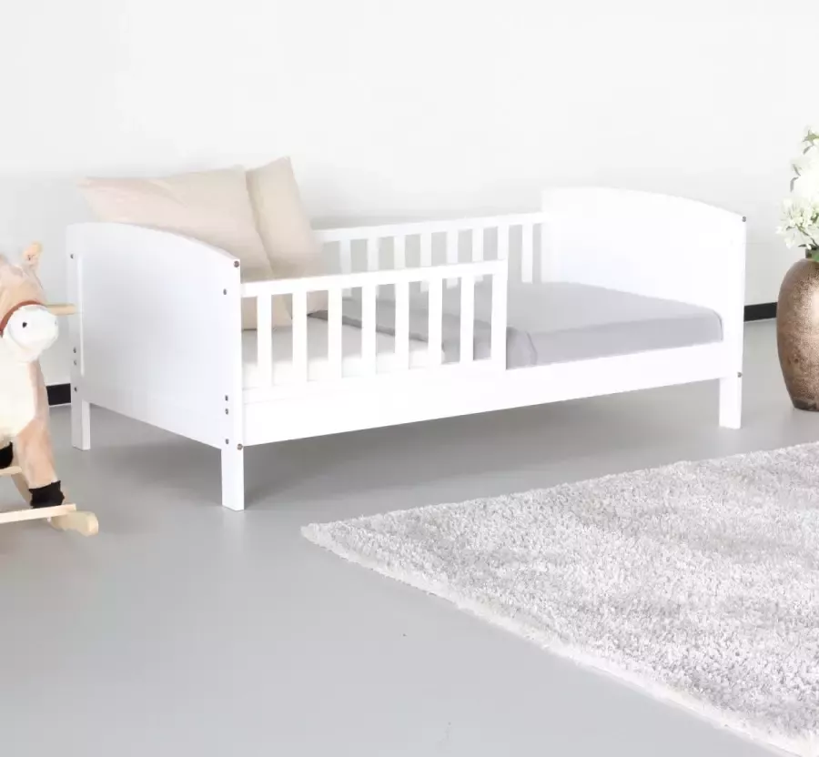 Luxurybrand Peuterbed Wit 140x70cm incl lattenbodem kinderbed