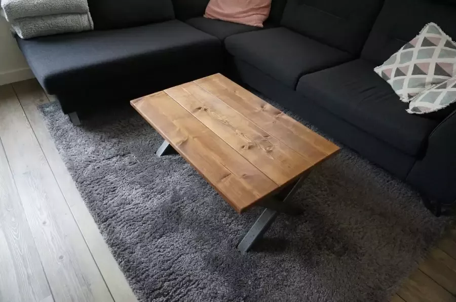 M2-meubels Industriële bruine steigerhouten salontafel X-onderstel