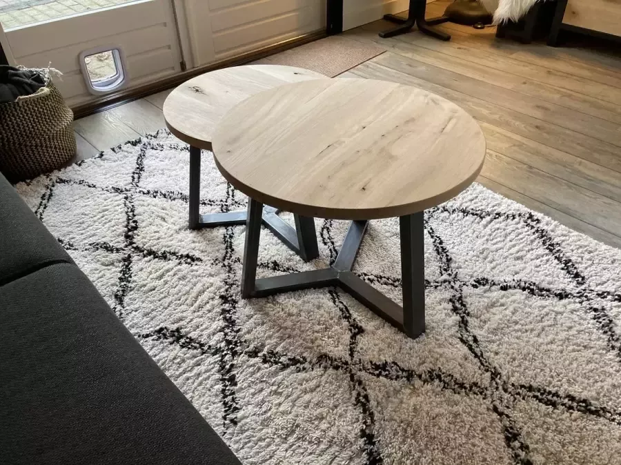 M2-meubels Set industriële eikenhouten salontafels met rond blad en industrieel onderstel