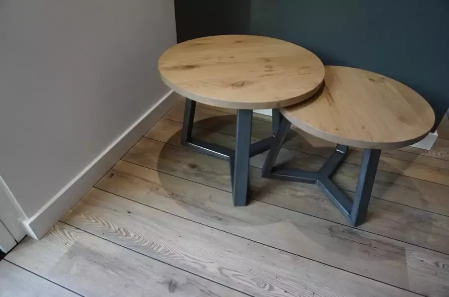 M2-meubels Set industriële eikenhouten salontafels met rond licht gerookt blad en industrieel onderstel