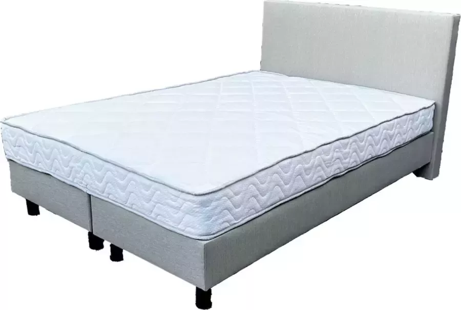 Magazijnenverkoop.nl Complete boxspring Royal Super Deluxe Groen 140x200 cm Incl. matras