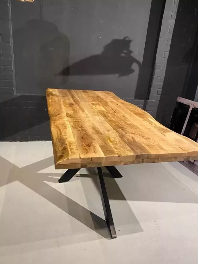 Mangoe Meubels Mangohout Boomstam Tafel Eetkamertafel Eetaffel mango live edge 240x100 cm