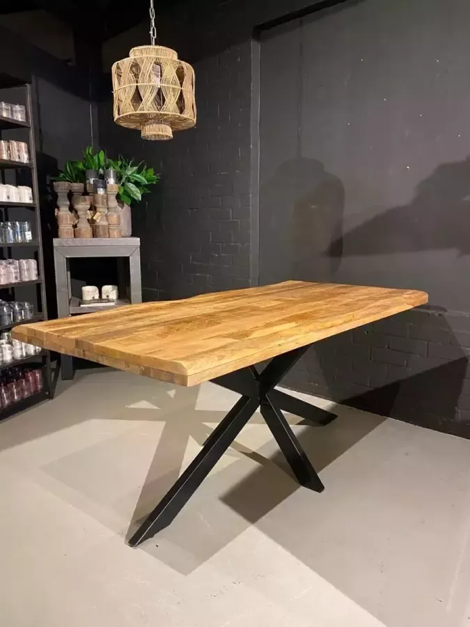 Mangoe Meubels Mangohout Eetkamertafel Boomstam Eettafel mango live edge 240x100 cm