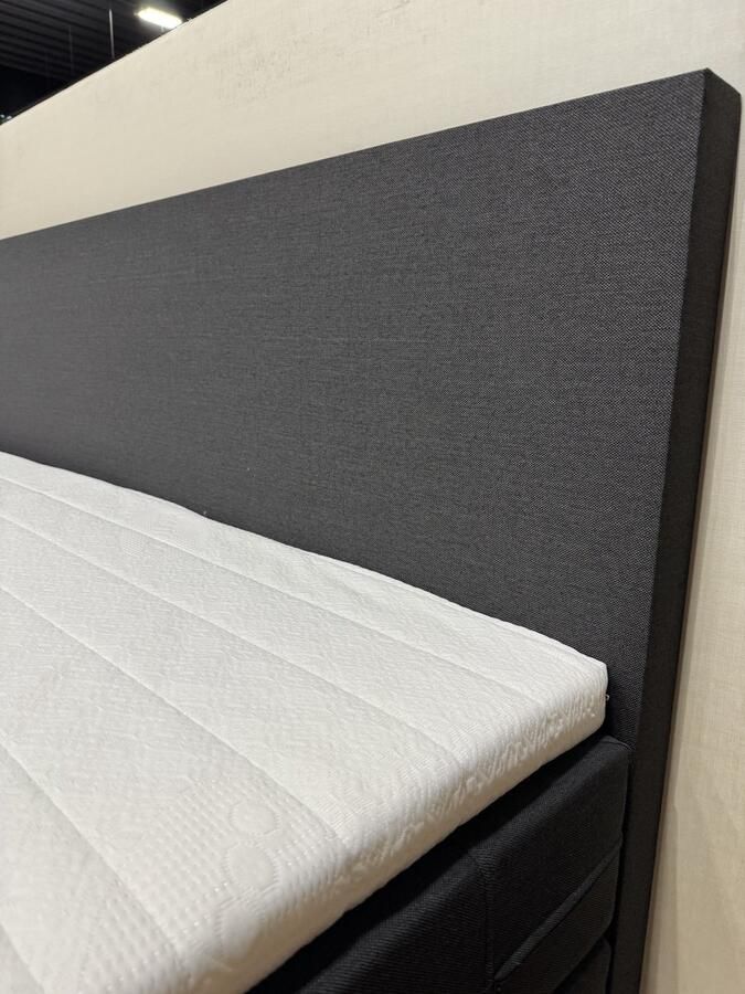 MatexBedding Complete boxspring set Magic 160x210 ANTRACIET betaalbare hotel boxspring voor thuis Ultieme luxe gecombineerd met ongekend slaapcomfort 2x box 2x orthopedische pocketvering matras tegen rugklachten 1 koudschuim topper meegestoffeerd hoofdbord