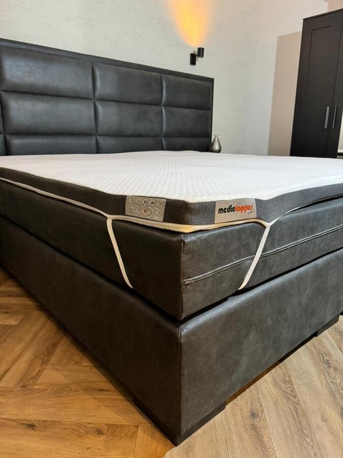 MatexBedding Medic Topper 2face Premium Ultimate 140x200x8cm Orthopedisch dekmatras tegen rugklachten Optimale ondersteuning voor je hele lichaam Tweezijdig: stevig (afkoelend) of zacht (verwarmend) afritsbare zijdezachte hoes biokatoen matrasbeschermer