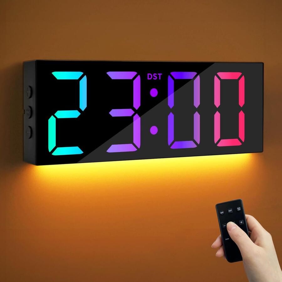 Maxstar 12 grote digitale wandklok met afstandsbediening 8 RGB-kleuren LED-scherm zomertijd moderne nachtlamp voor op het bureau wekker voor woonkamer klaslokaal slaapkamer kantoordecoratie zwart