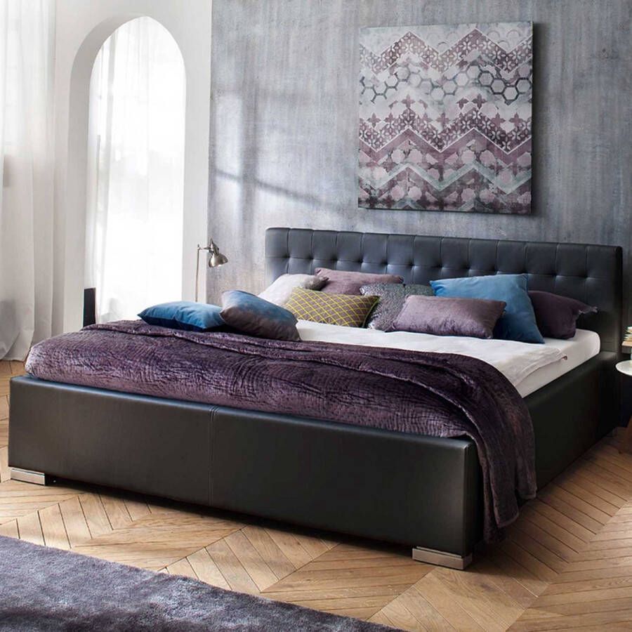 Meise EMOB Bed Delphine 140x200 zwart Gestoffeerde tweepersoonsbedden Zwart Hout; Kunstleer; Spaanplaat Gestoffeerde tweepersoonsbedden Tweepersoons Normaal bed Op voorraad