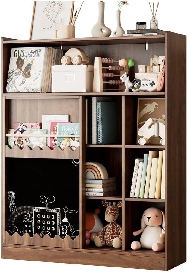 Merax Boekenkast met Krijtbord en Schuifdeuren Kinder Boekenkast met 9 Open Vakken en Grote Opbergruimte MDF Notenhoutkleur 120x38.5x151.5 cm