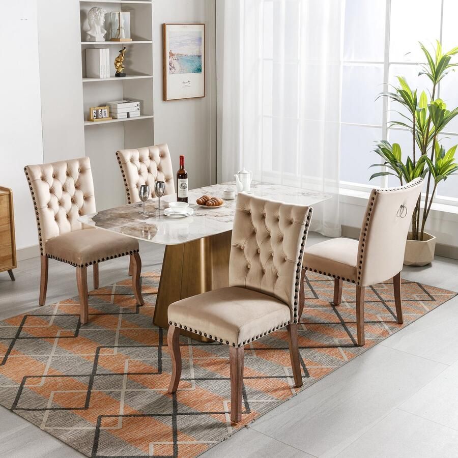 Merax Eetkamerstoelen Set van 4 – Velvet Stoelen met Deurklopper Rugleuning – Massief Houten Poten – Luxe Beige Bruine Keukenstoelen – Ergonomisch & Stijlvol