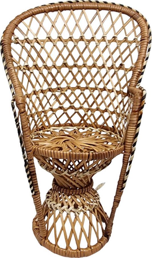 Merk onbekend Rieten Pauwenstoel stoel middel gelakt rotan retro poppenstoel