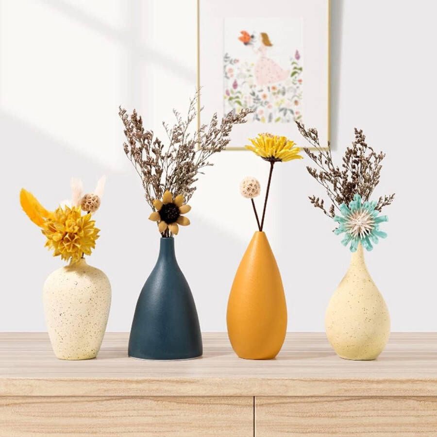 Merkloos Kleine Keramische Vazen voor Bloemen Decoratieve Vaasenset voor Woonkamer Mini Handgemaakte Vazen voor Tafel Middelpuntdecoratie Moderne Vaas Met Morandi Matte Kleur Set van 4