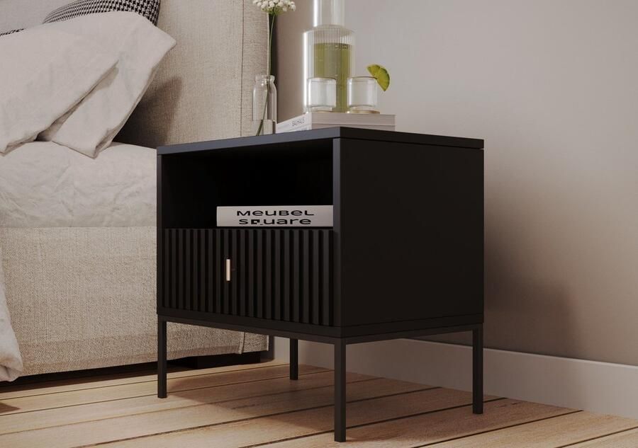 Meubel Square Nachtkastje Vibe Zwart Metalen poten Luxe kastje