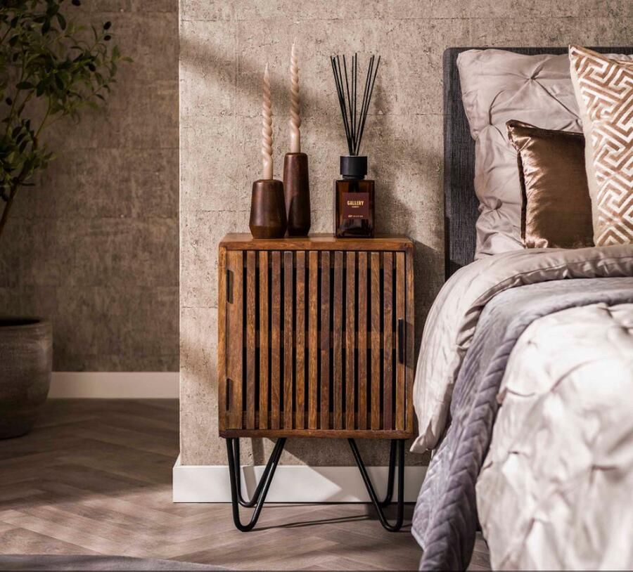 Meubelplaats Nachtkastje Tweak Set van 2 Mangohout Links en Rechts industrieel Design Zandkleurige Afwerking 40x30x60 cm