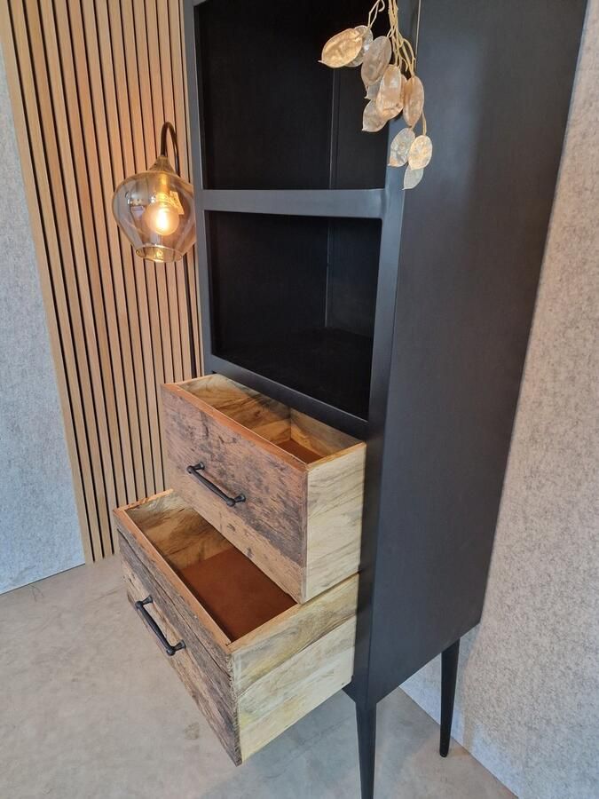 Mijn Stijl Wonen Boekenkast met Eikenhouten lades Zwart staal Frame