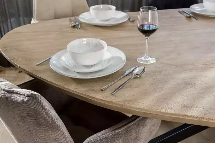 Mister Habitat Mr. Organic pebble eetkamertafel met spider onderstel 220x120x77