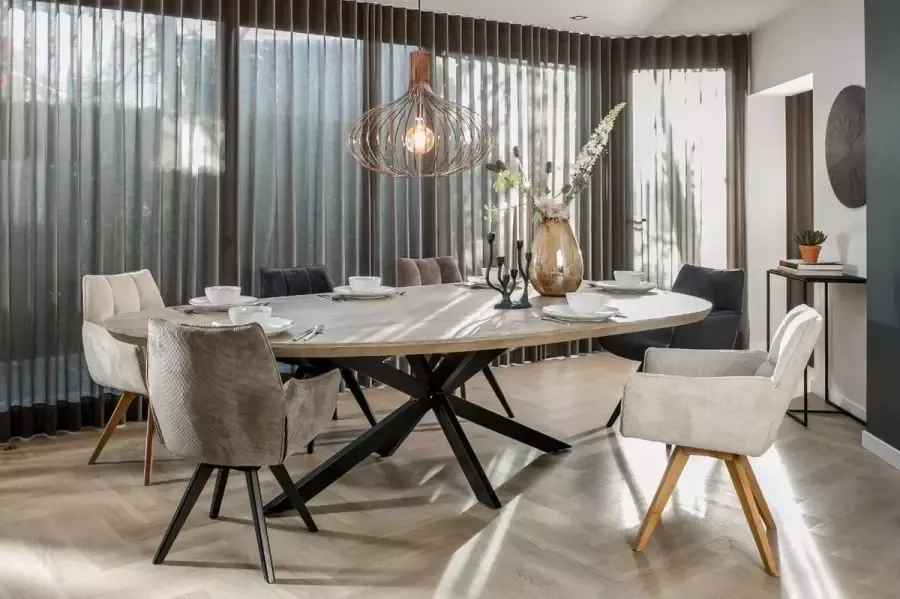 Mister Habitat Mr. Organic pebble eetkamertafel met spider onderstel 240x130x77