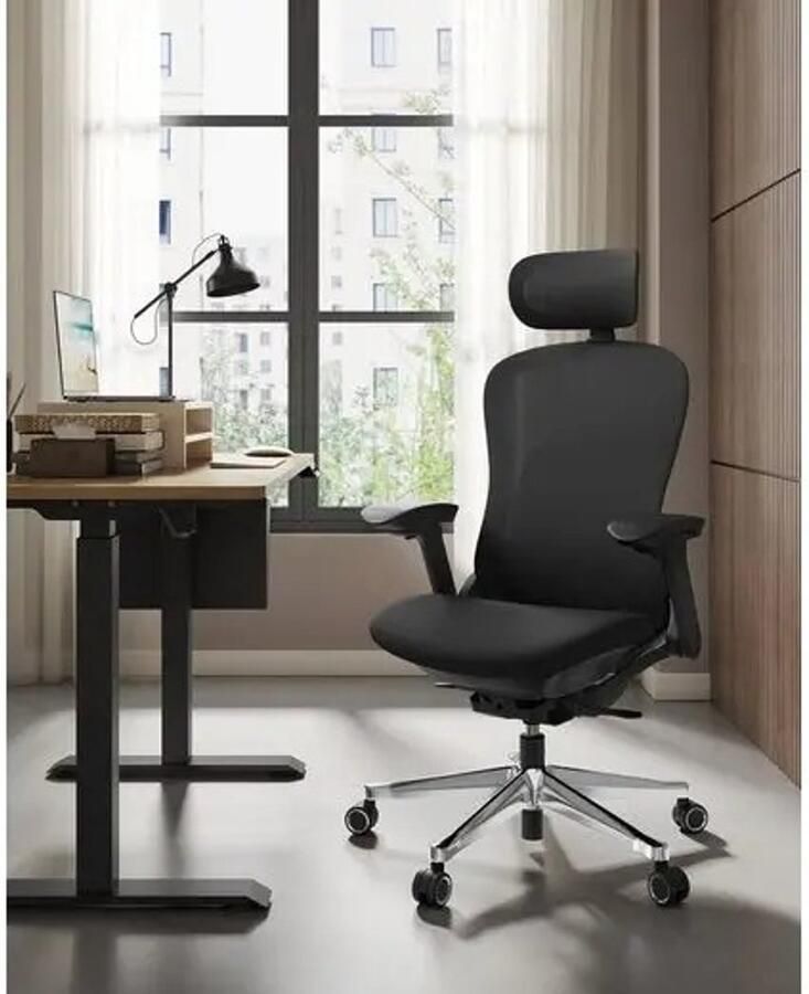 Momentum Online Momentum Moderne Luxe Bureaustoel Met hoofdsteun Verstelbare zitting Veelzijdig en ergonomisch design Lange tijd comfortabel Ideaal voor op kantoor of thuis Zwart