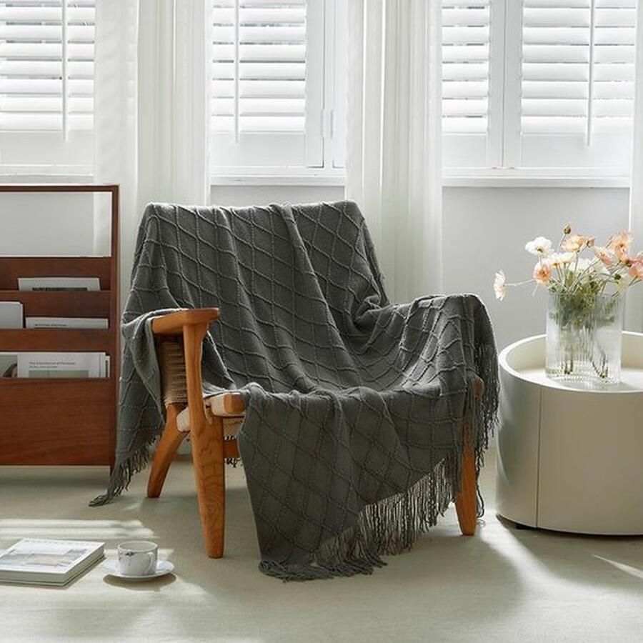 Mrs. Jones Gebreide deken met kwastjes 130 x 150 cm donkergrijs zachte lichte boho geruit woondeken knuffeldeken gebreide deken sprei decoratieve deken voor bed bank stoel