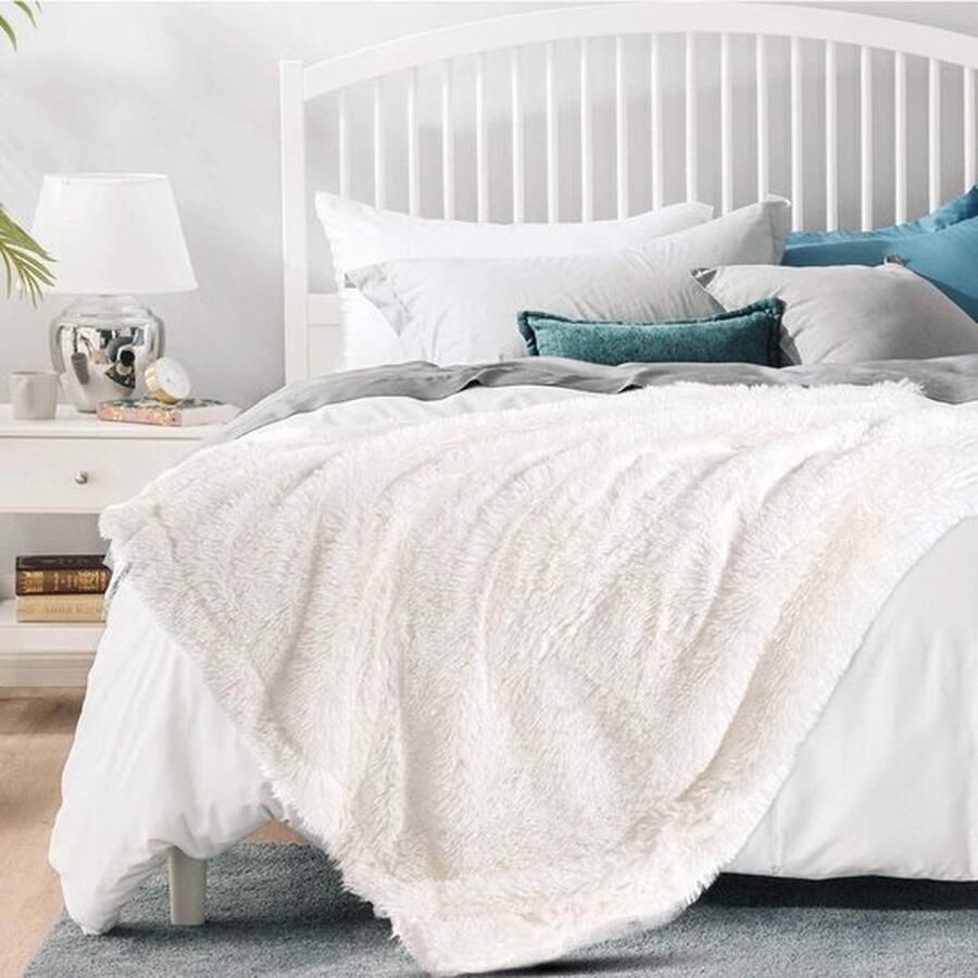 Mrs. Jones Knuffeldeken van imitatiebont Pluizig superzacht pluche dik en elegant lang haar Shaggy deken warme gezellige omkeerbare pluizige deken voor bank en bed (wit 130 x 150 cm)