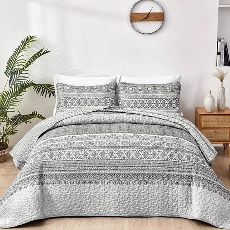 Mrs. Jones – Luxe 3-Delige Sprei Set – Microvezel Bedsprei van 240x260cm met 2 Kussenslopen – Tweepersoonsbed Dekbed – Boho Stijl Woondeken