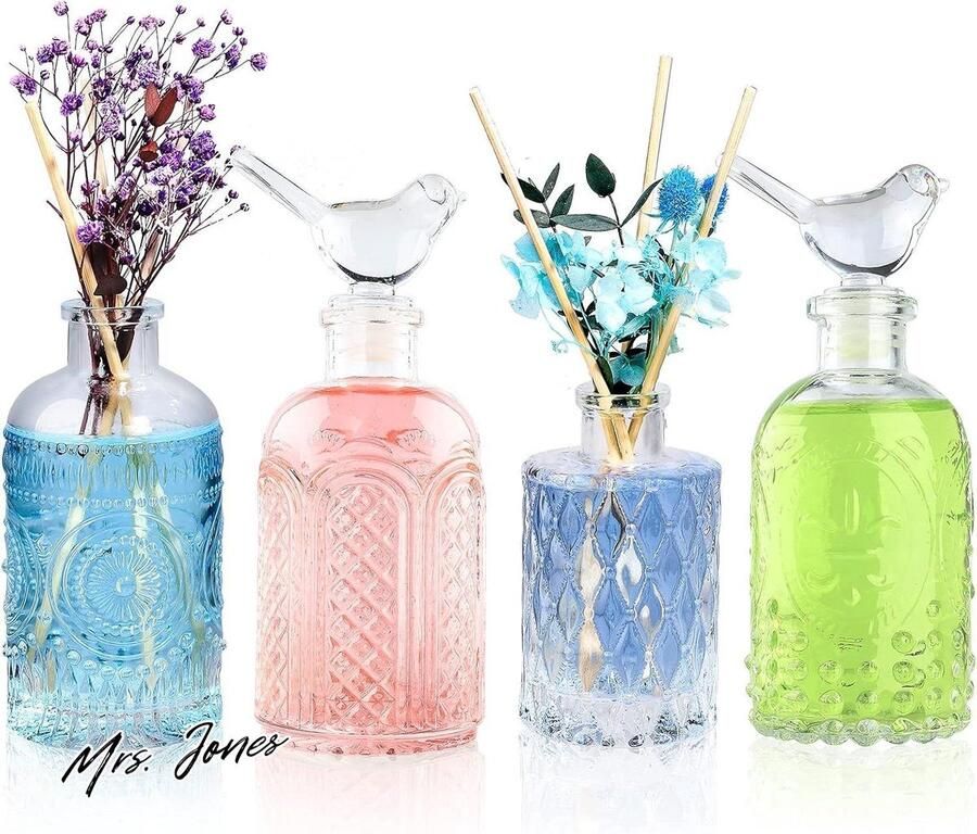 Mrs. Jones Riet Diffuser Glazen Flessen Lege Set van 4 DIY Clear Decoratieve Flessen Geurvaas Potten Olie Diffusers Container met Sticks voor Thuiskantoor Bureau Bruiloft Valentijn Decor Auto Meisje Vrouwen