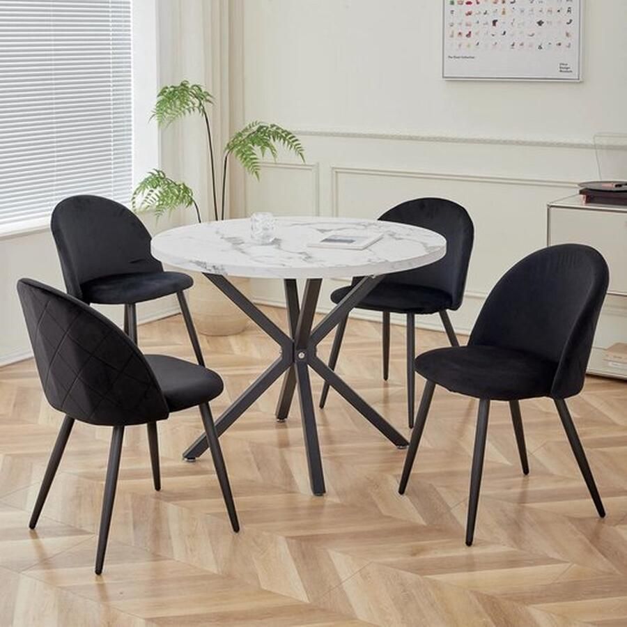 Mrs. Jones Set van 4 Fluwelen Eetkamerstoelen Gestoffeerde Stoelen voor Woonkamer en Keuken Vintage Nordic Design met Zwart Metalen Poten Comfortabele Rugleuning Zwart