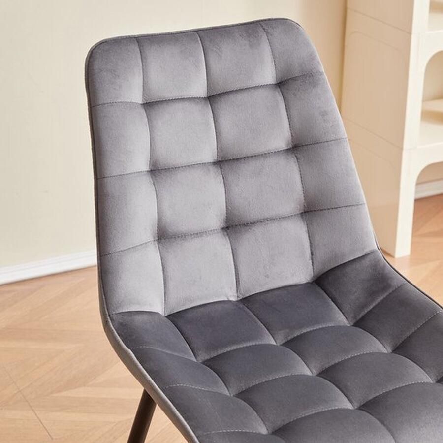 Mrs. Jones Stoelen Eetkamerstoelen Modern Minimalistisch Fluwelen Gewatteerd Ijzeren Poten Set Van 4 Grijs Ideaal Voor Eetkamer of Restaurant