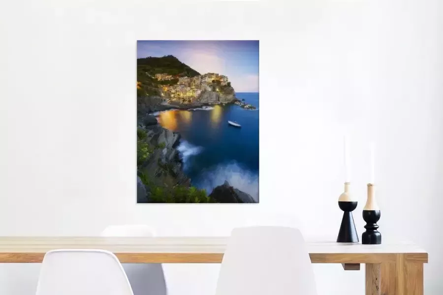 MuchoWow Canvas Schilderij Cinque Terre in de avond en verlicht door de gele lampen 60x80 cm Wanddecoratie