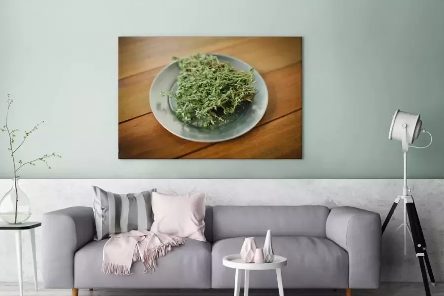 MuchoWow Canvas schilderij 180x120 cm Wanddecoratie Een keramisch bord met tijm op een houten tafel Muurdecoratie woonkamer Slaapkamer decoratie Kamer accessoires Schilderijen - Foto 2