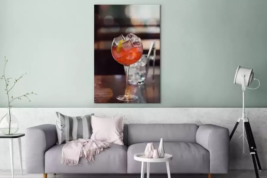 MuchoWow Canvas schilderij 120x180 cm Wanddecoratie Gin tonic met rode vruchten op een houten tafel Muurdecoratie woonkamer Slaapkamer decoratie Kamer accessoires Schilderijen