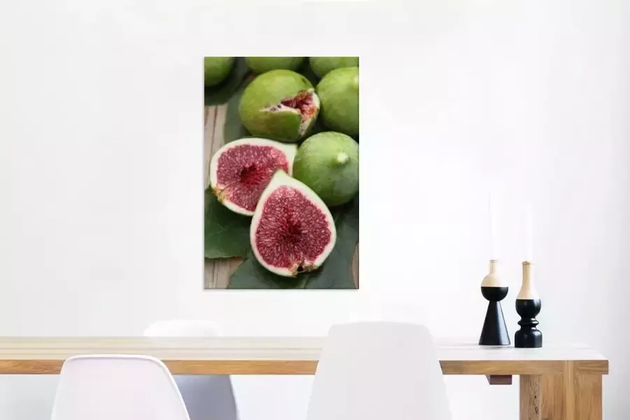 MuchoWow Canvas Schilderij Groene vijgen met rood vruchtvlees op houten tafel 40x60 cm Wanddecoratie