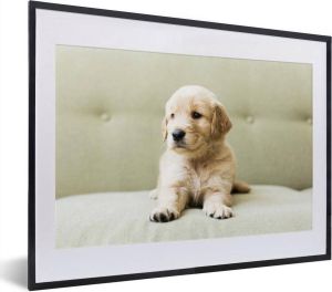 MuchoWow Fotolijst incl. Poster Golden Retriever puppy liggend op de bank 40x30 cm Posterlijst