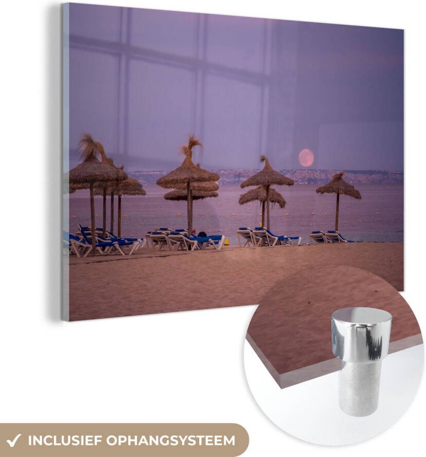 MuchoWow Glasschilderij 120x80 cm Schilderij glas Ligbedden op strand Mallorca Foto op acrylglas Schilderijen