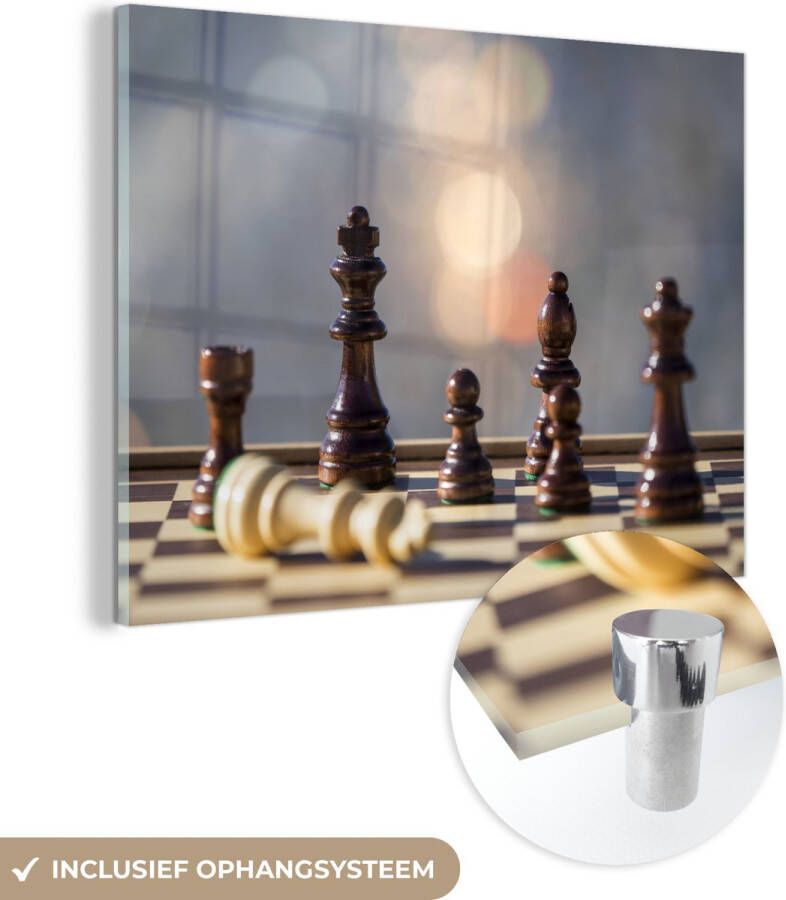 MuchoWow Glasschilderij 120x90 cm Schilderij acrylglas Het schaakbord op een tafel Foto op glas Schilderijen