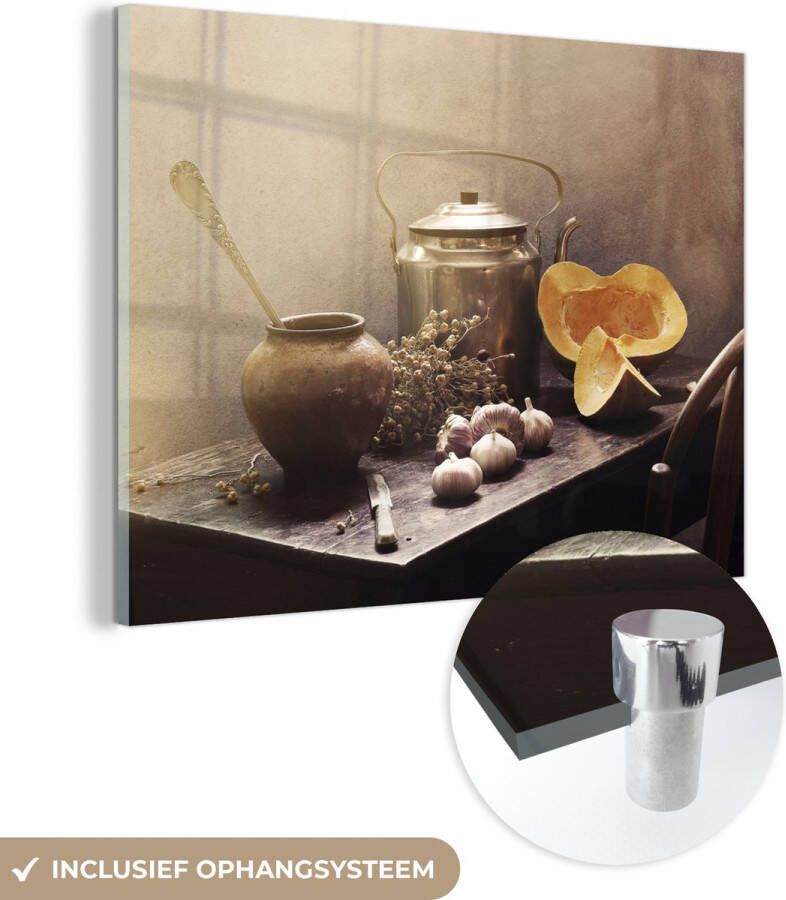 MuchoWow Glasschilderij 120x90 cm Schilderij acrylglas Stilleven Pompoen Knoflook Pan Tafel Foto op glas Muurdecoratie woonkamer Wanddecoratie slaapkamer Schilderijen