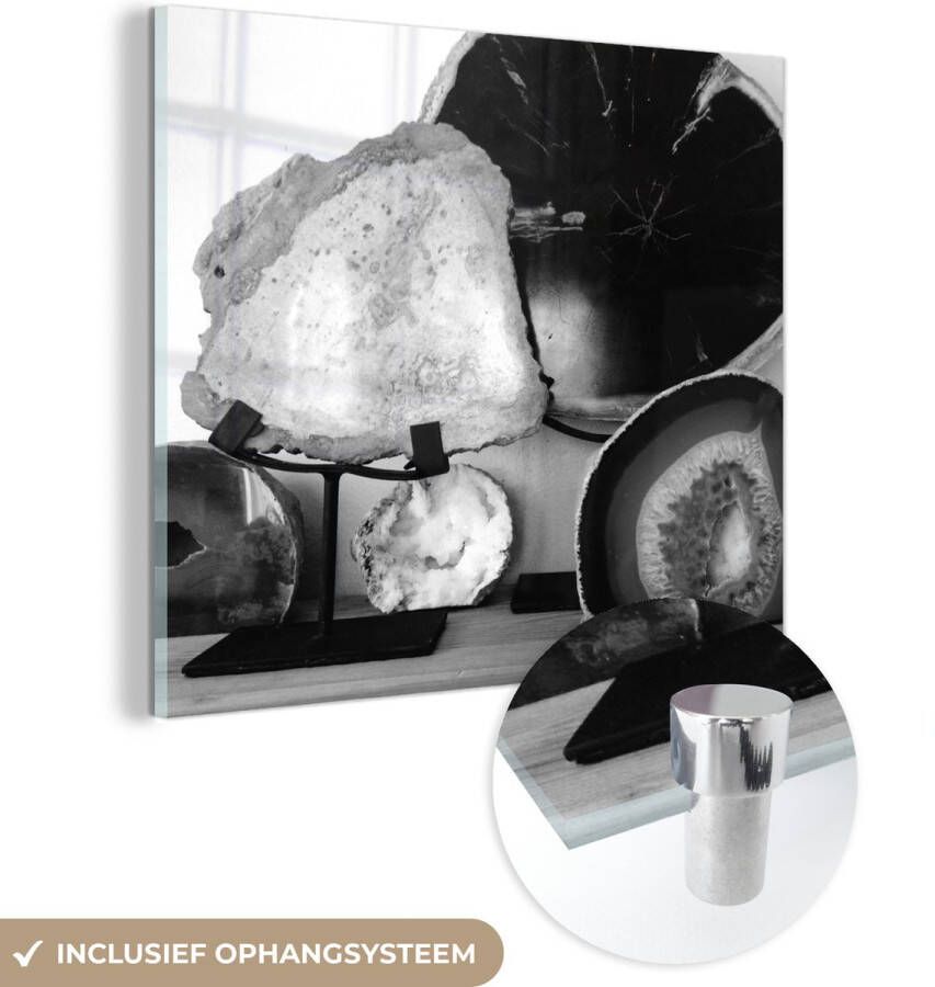 MuchoWow Glasschilderij 20x20 cm Schilderij acrylglas Agaat collectie op een bureau zwart wit Foto op glas Schilderijen